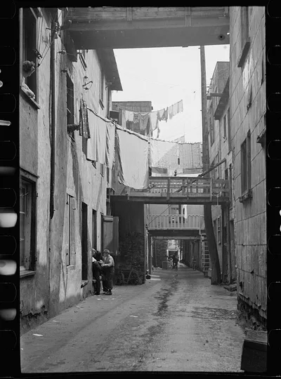 Sous-Le-Cap (Slum Alley), Québec, Canada, Quebec (Province), 1937