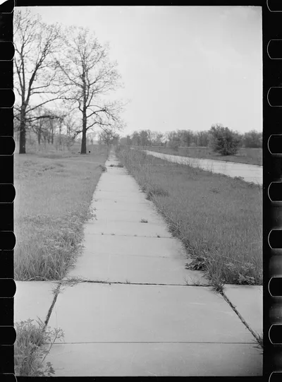 Abandoned real estate development. Chicago, Illinois, 1939