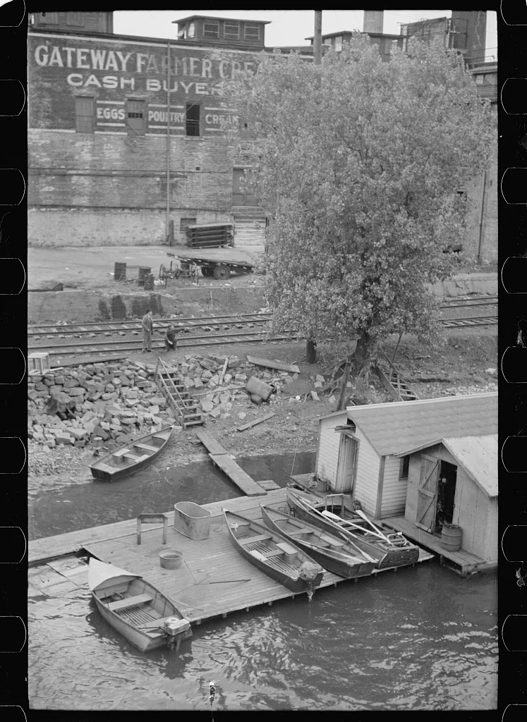 Mississippi River waterfront, La Crosse, Wisconsin, 1939