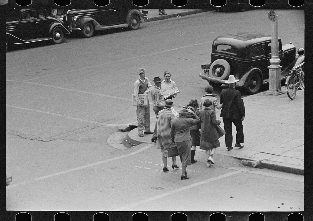 Street corner, Billings, Montana, 1939