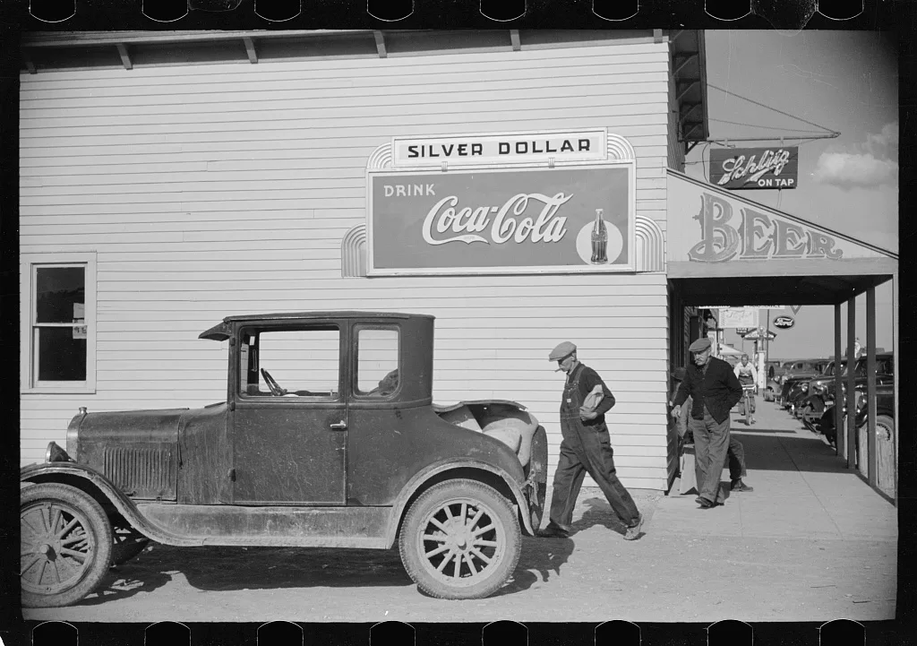 Farmers in town, Fairfield, Montana, 1939
