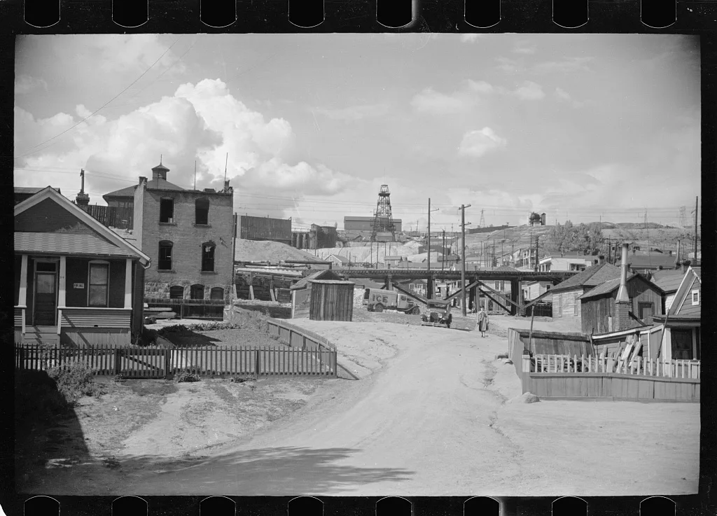 Street in Butte, Montana, 1939