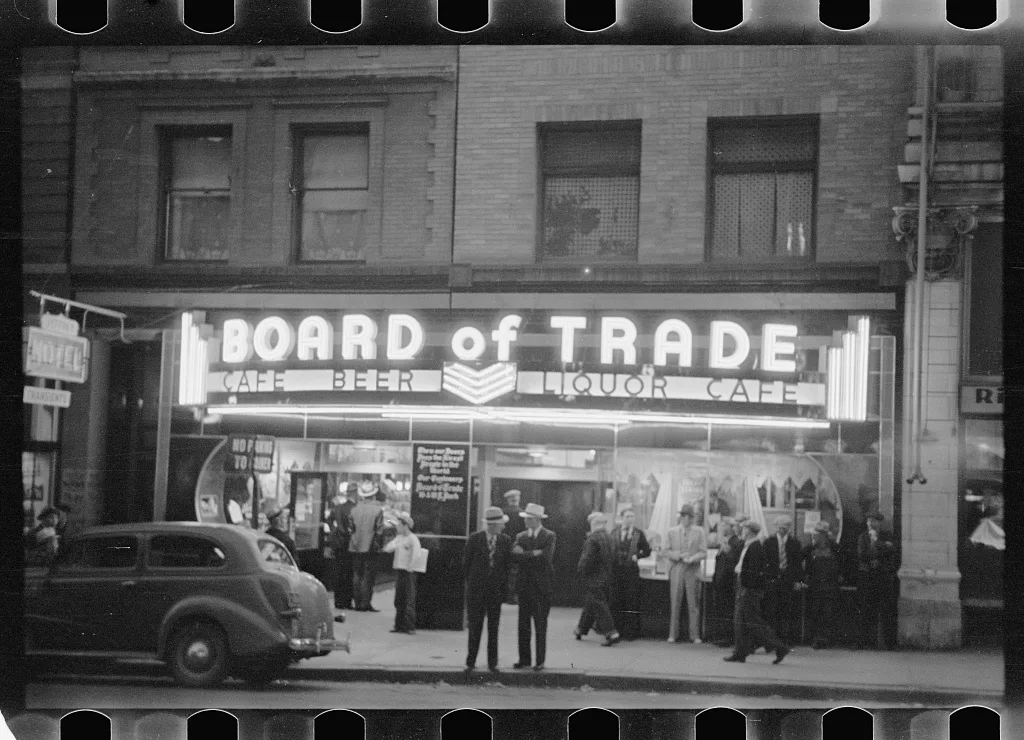 Bar and gambling house, Butte, Montana, 1939