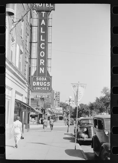 Main street, Marshalltown, Iowa, 1939