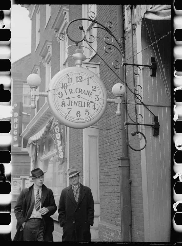 Men on main street, Winchester, Virginia, 1940