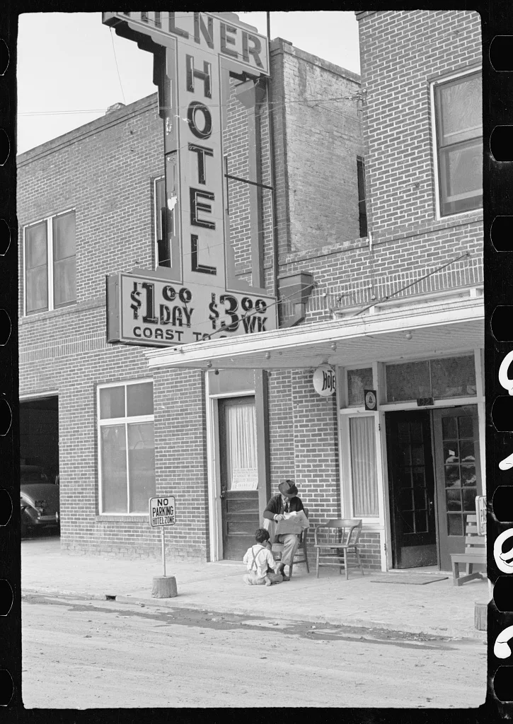 Shoeshine boy, Brownsville, Texas, 1942
