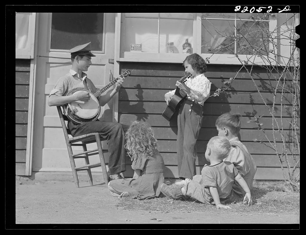 Weslaco, Texas. FSA (Farm Security Administration) camp. Younger…, 1942