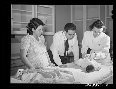 Harlingen, Texas. FSA (Farm Security Administration) camp. Clinic…, 1942