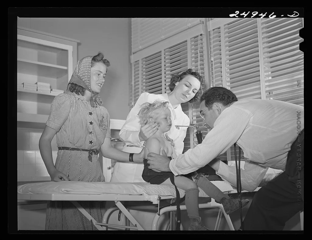 Harlingen, Texas. FSA (Farm Security Administration) camp. Clinic…, 1942