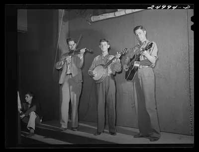 Weslaco, Texas. FSA (Farm Security Administration) camp. Drake family…, 1942