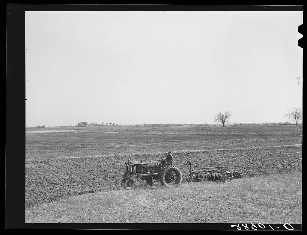 [Untitled photo, possibly related to: Large scale farming with…, Missouri, 1939