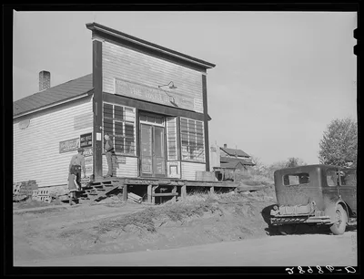 [Untitled photo, possibly related to: A village consisting of a few…, Iowa, 1939