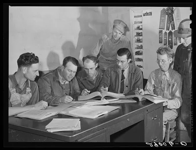 Members of the Bois d'Arc Cooperative looking over their accounts.…, Missouri, 1939
