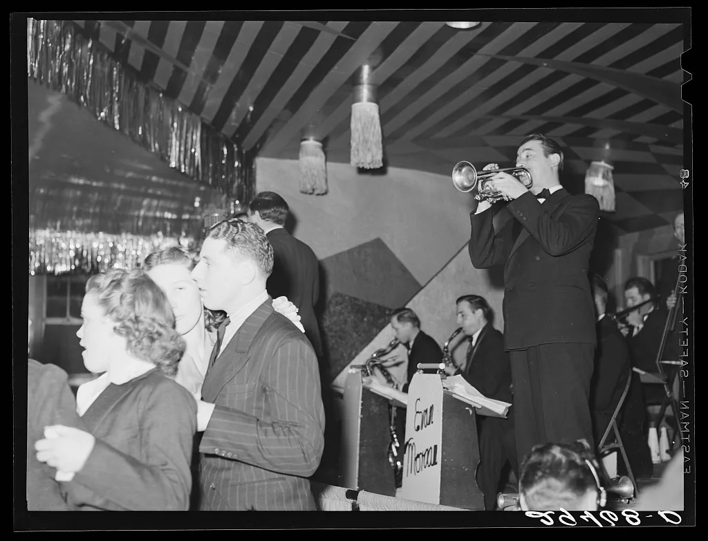 Dance hall, Saturday night. Marshalltown, Iowa, 1940