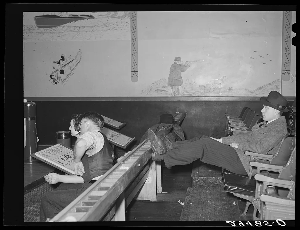 Watching the game. Bowling alley, Clinton, Indiana, 1940