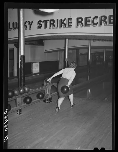 Girl bowling. Clinton, Indiana, 1940