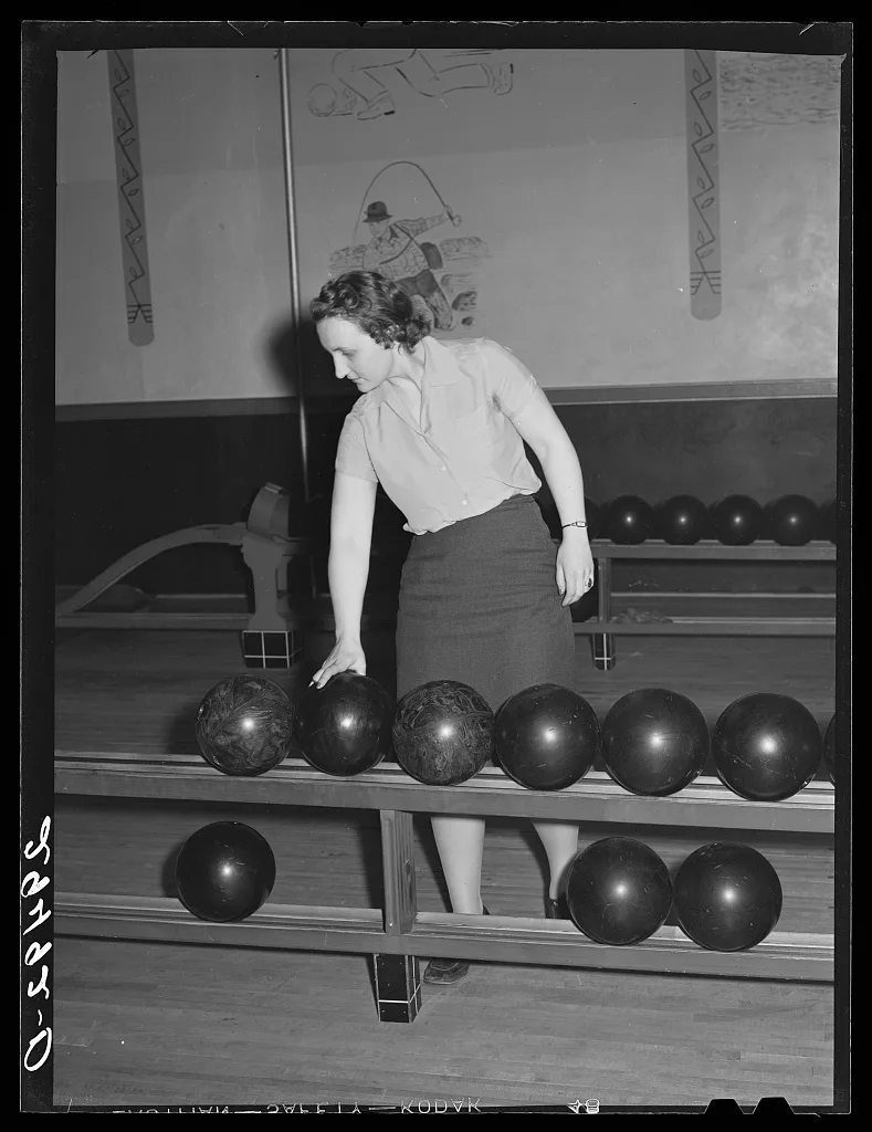 Girl in bowling alley. Clinton, Indiana, 1940