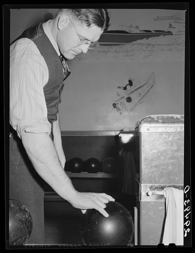 [Untitled photo, possibly related to: Bowling. Clinton, Indiana], 1940