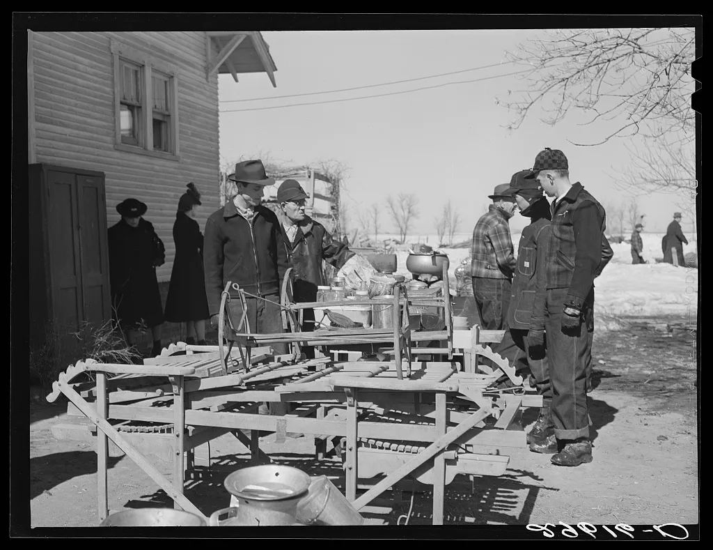[Untitled photo, possibly related to: Neighbors examine furniture to…, Nebraska, 1940