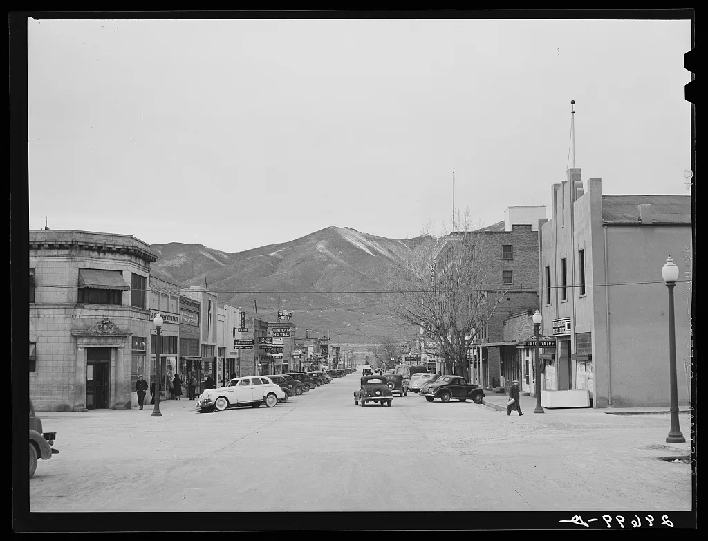 Main street. Winnemucca, Nevada, 1940