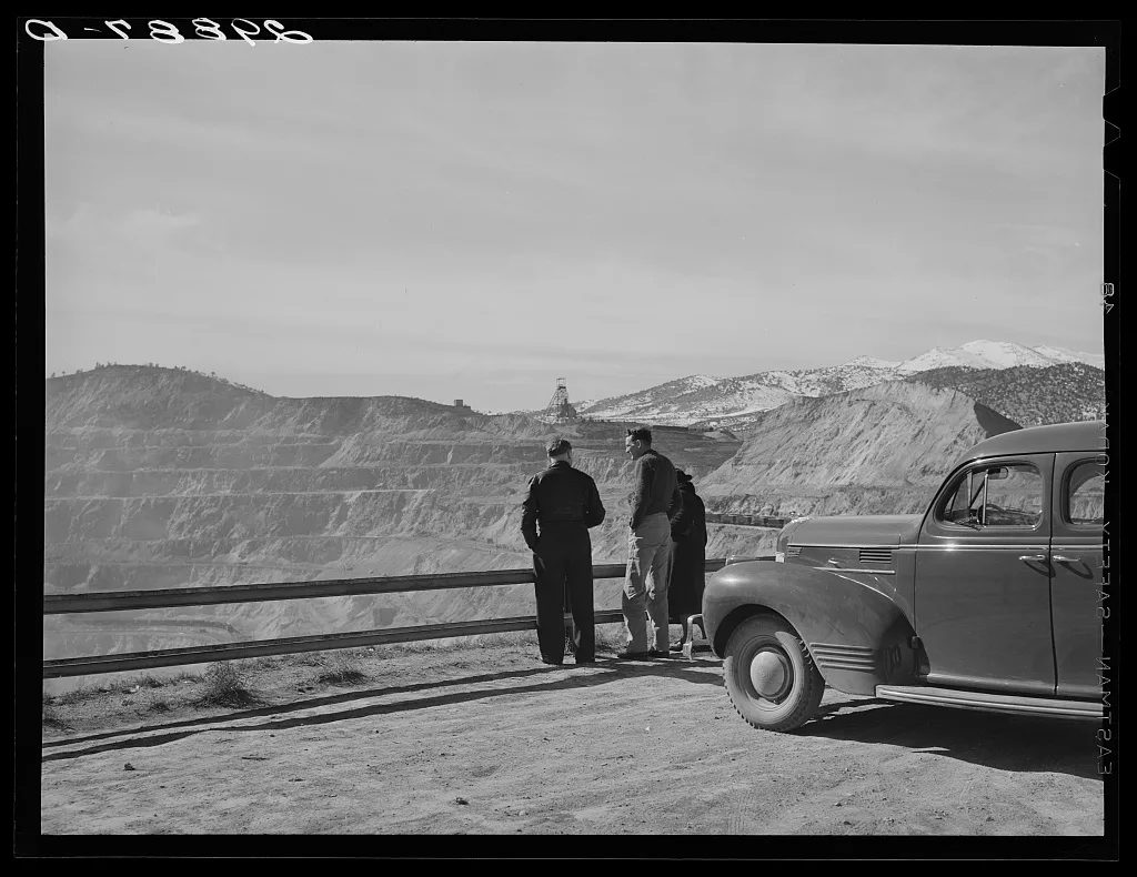 [Untitled photo, possibly related to: Tourists viewing copper pit.…, Nevada, 1940