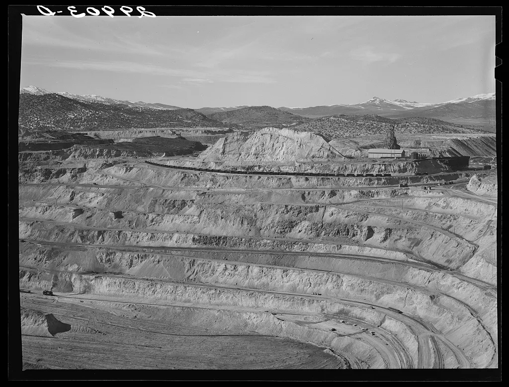 Copper pit. Ruth, Nevada, 1940