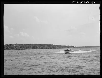 Lake Geneva, Wisconsin. Motorboats, 1942