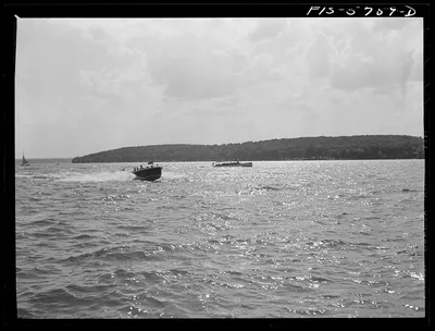 Lake Geneva, Wisconsin. Motorboats, 1942