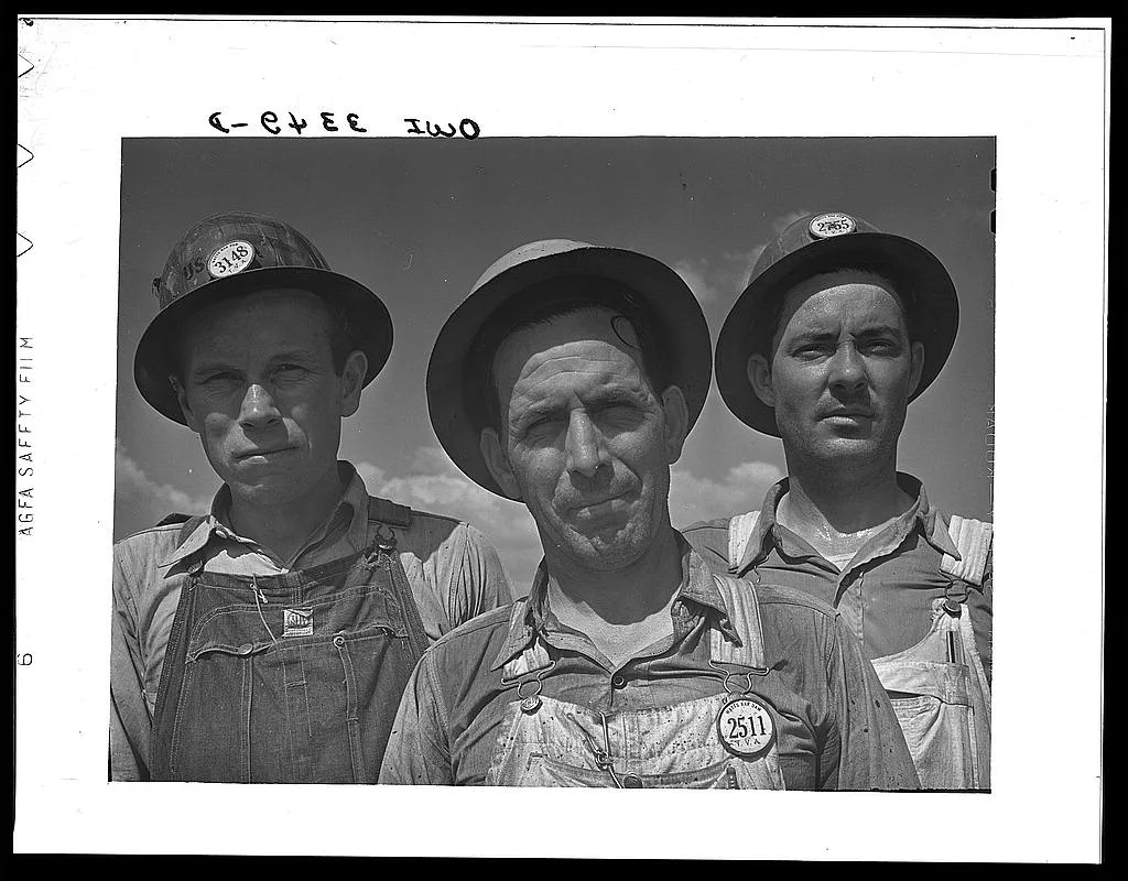 Watts Bar Dam, Tennessee. Tennessee Valley Authority. Workers, 1942